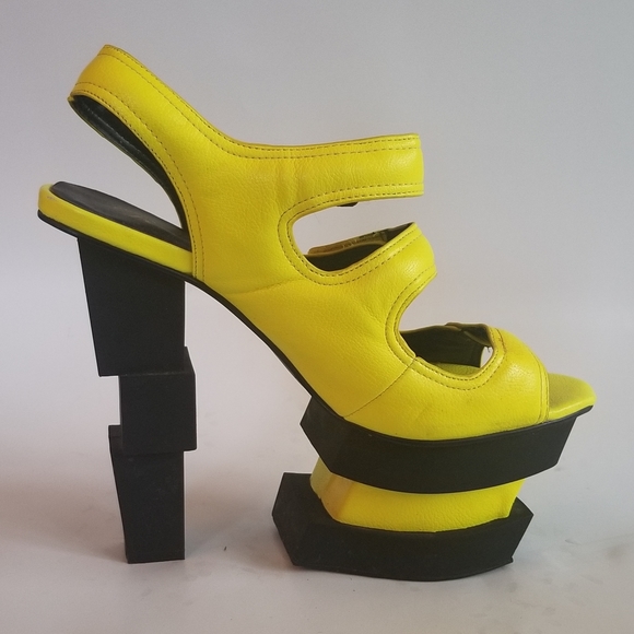 Size 10 Privileged Yellow & Black Velcro Heels - Picture 5 of 11